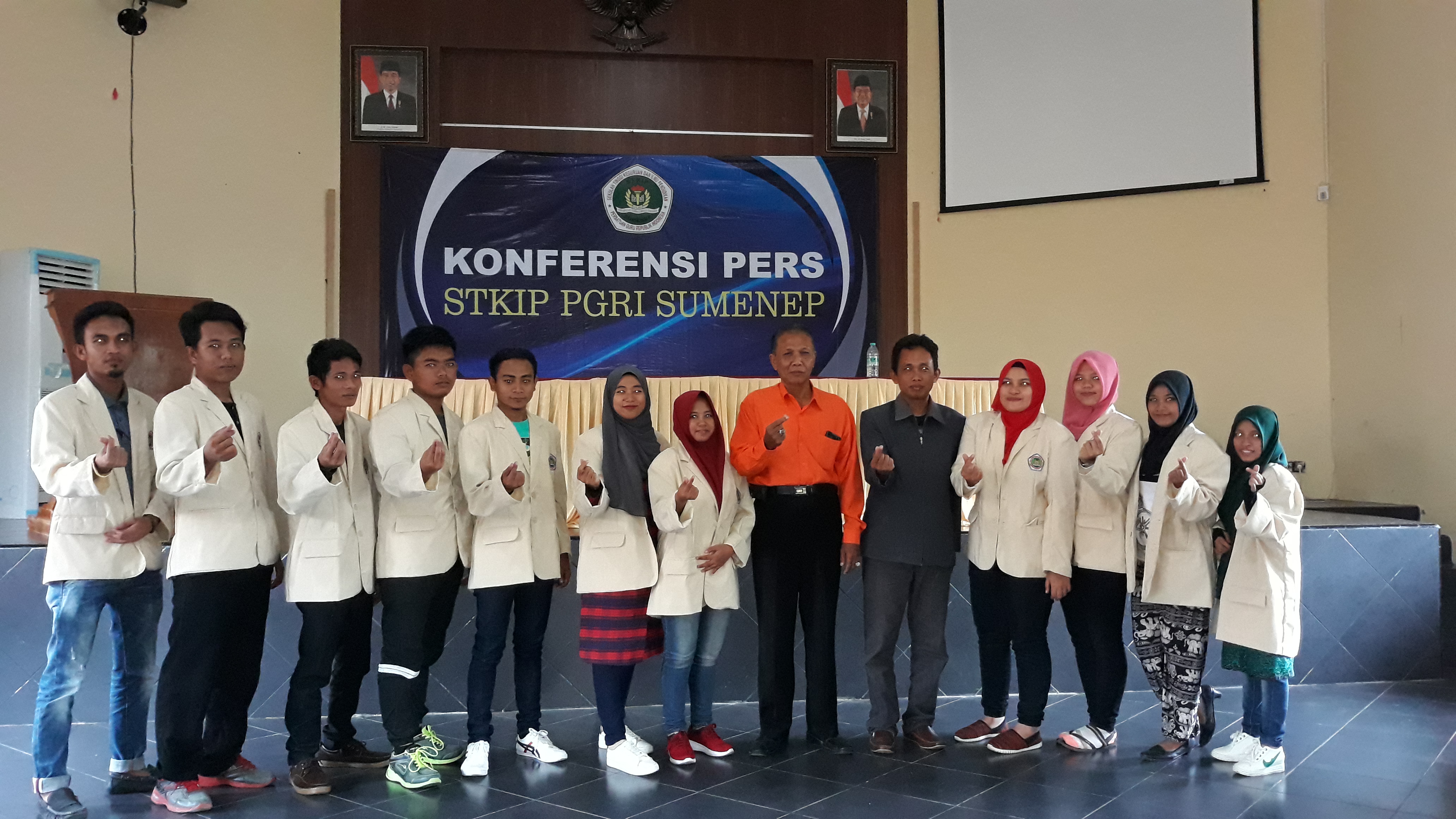 11 Mahasiswa STKIP PGRI Sumenep Bawa Pulang Penghargaan dari Thailand