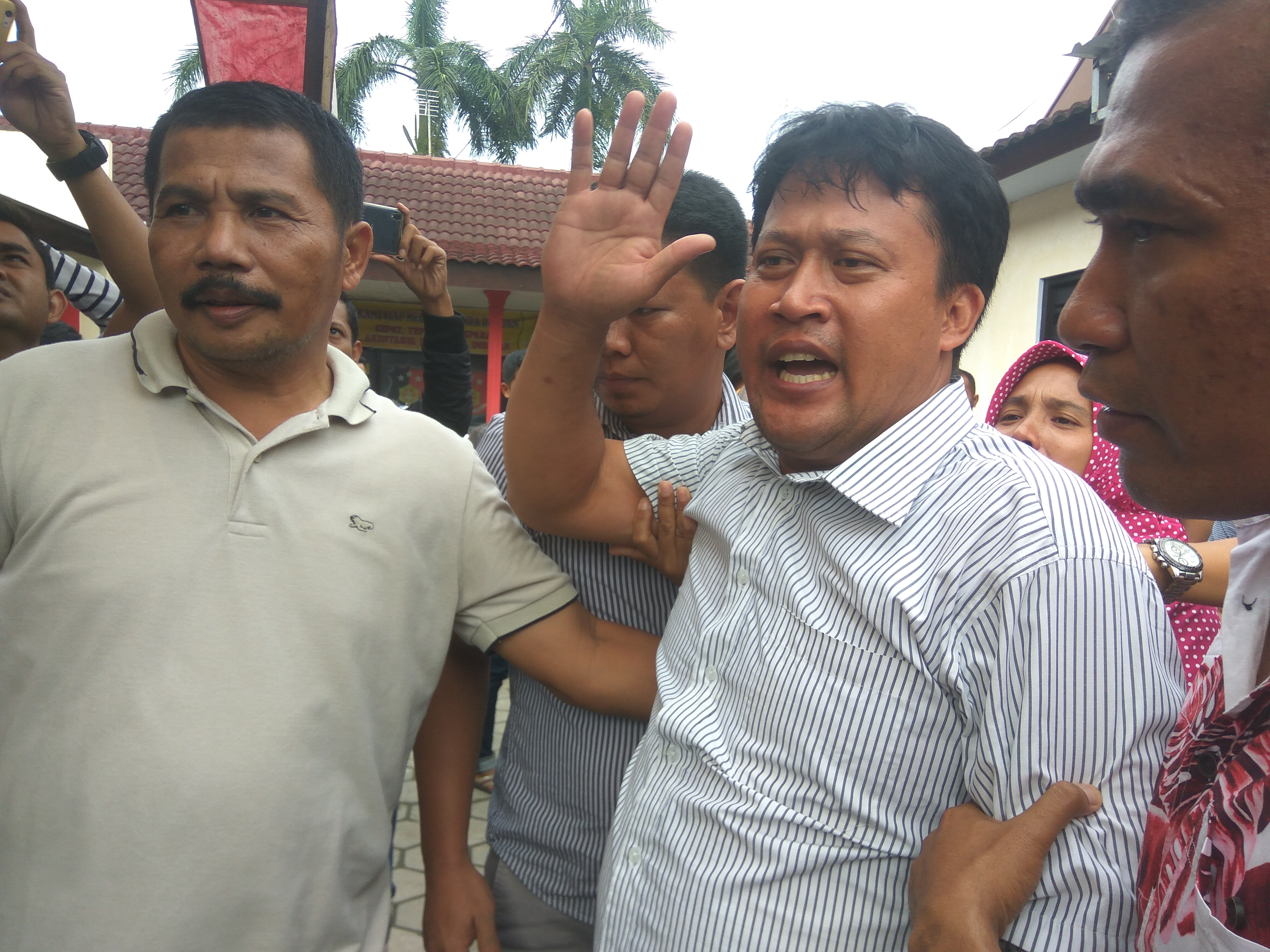Sempat Dilepas, Kades Perreng Kembali Ditahan