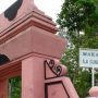 Pintu masuk (gapura) makam Kiai Aji Gunung, Sampang. (Foto/Ist)
