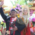 Kawal Karnaval HUT RI 71, Camat Batuputih Jalan Kaki 2 Km