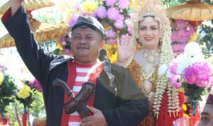 Kawal Karnaval HUT RI 71, Camat Batuputih Jalan Kaki 2 Km