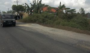 Dua Tahun Luput Perhatian, Begini Jalan Dekat Rumah Wabup Pamekasan