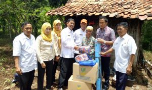 Setelah Janda Renta Ramai Diberitakan, Dinsosnakertrans Pamekasan Beri Bantuan Diam-Diam