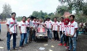 Refleksi Sumpah Pemuda Ala KMI, Libatkan Para Abang Becak Bangkalan