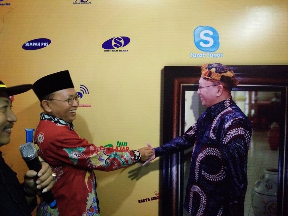 Eeh.. Ada Foto Bupati Sumenep "Kembar" di Pameran Pembangunan