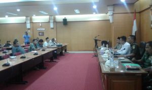 Bupati Bangkalan Temui Penuntut Pilkades, Ini Responnya…