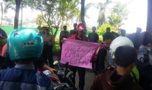 Beri Rapor Merah, Mahasiswa Desak Bupati Copot Kadisperindagtam Sampang