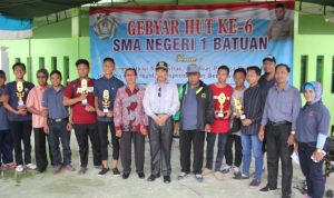 Kado HUT Ke-6 SMAN I Batuan Sumenep Banjir Prestasi