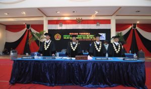 UNIRA Lepas 909 Wisudawan, Rektor Minta Belajar dan Mengabdi Tanpa Akhir