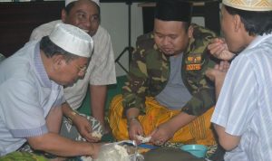 Guyub dan Bersahaja. Begini Makan Setalam ala Para Tokoh Bangkalan