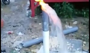 Geger, Gas Api Keluar dari Sumur Warga Desa Gunung Eleh-Sampang