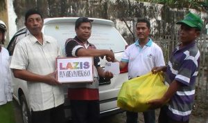 PLN Pamekasan Beri Bantuan Korban Banjir