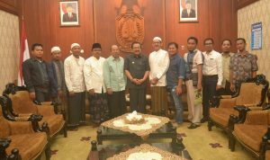 Aduh…Pakde Karwo Sentil Pelantikan Kepala SKPD Bangkalan