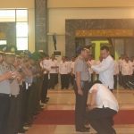 Meski Molor Dua Jam, Bupati Momon Kukuhkan Satgas Saber Pungli