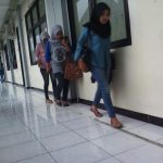 Lantai Gedung RKB G UTM Tergenang Air Hujan, Mahasisa Mengeluh