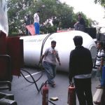 Menghindari Ledakan, Isi Truk LPG yang Terguling Disalin ke Tangki Lain