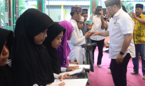 Santuni Anak Yatim, La Nyalla Didoakan Jadi Gubernur Jatim