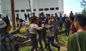 Kedatangan Menteri Sosial, Mahasiswa UTM Adu Jotos, Kok Bisa?