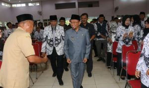 Bupati Busyro Minta Guru Maksimal Mendidik