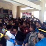 Peserta Aksi Sweeping Gedung DPRD Bangkalan, Ini yang Terjadi