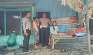 Gadis Penderita Disabilitas Ini Dapat Santunan Dari Satlantas Polres Bangkalan