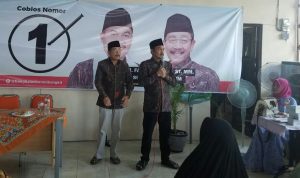 Paslon Bangkit Menyapa Pedagang Pasar Kamal