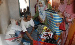 PKK Sumenep Blusukan ke Rumah Warga Miskin