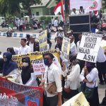 Gara-gara Rekrutmen CPNS, Ribuan Honorer K2 Demo Pemkab Sumenep