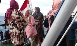 Nikmati Perjalanan Menuju Sapeken, Bunda Fitri Pilih Cara Ini