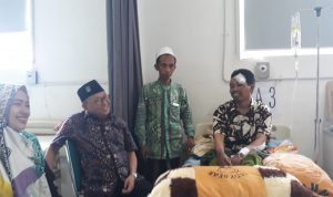 Pasien RSUDMA Sumenep Senang Dibesuk Bupati Busyro Karim