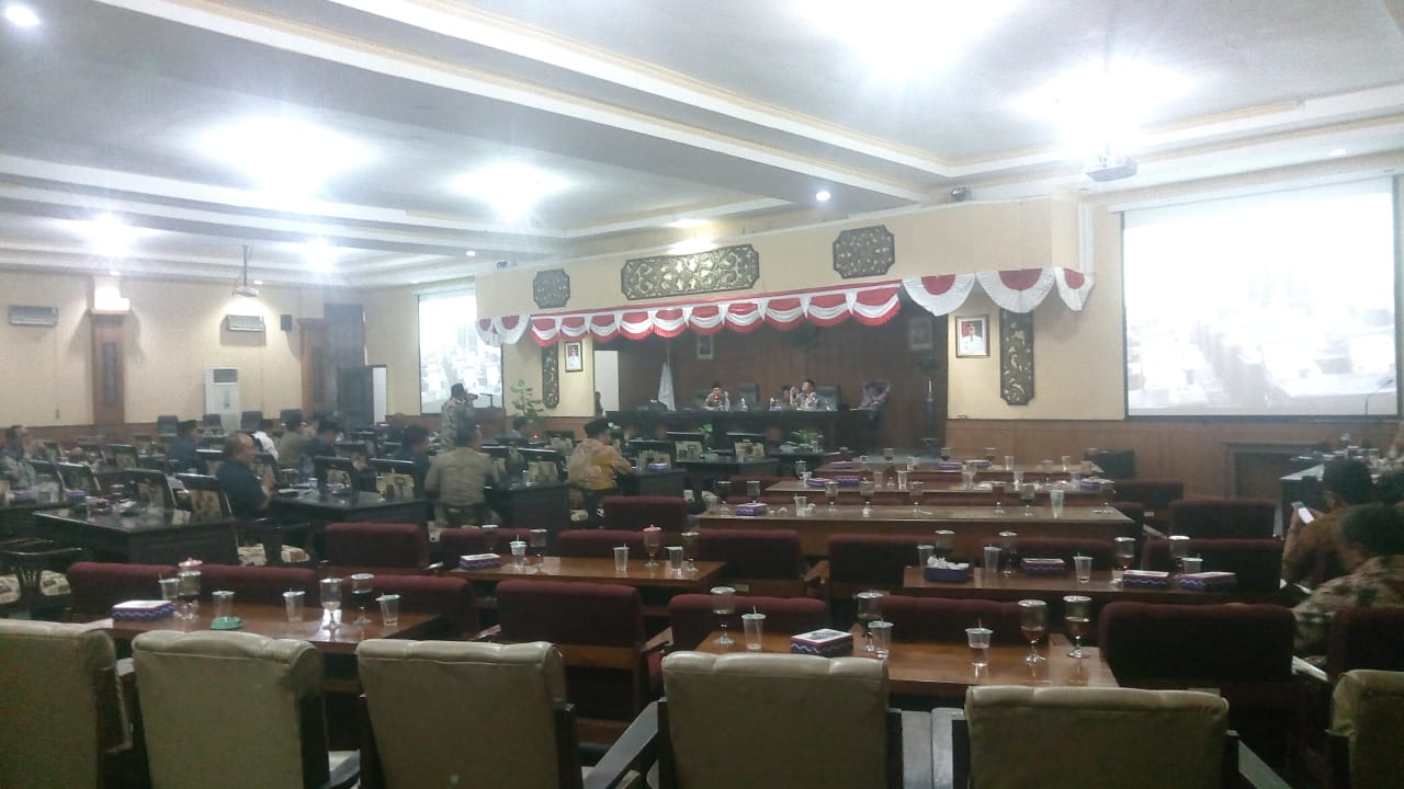 Suasana Sidang Paripurna Penyampaian Pandangan Fraksi-fraksi terkait kinerja Pemerintah Daerah Kabupaten Sumenep di Ruang Sidang Paripurna DPRD Sumenep