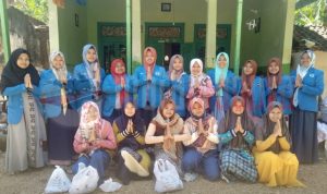 Luar Biasa! Berbekal Kas Organisasi, IKSTIDA Annuqayah Bagikan Daging Kambing pada Fakir Miskin
