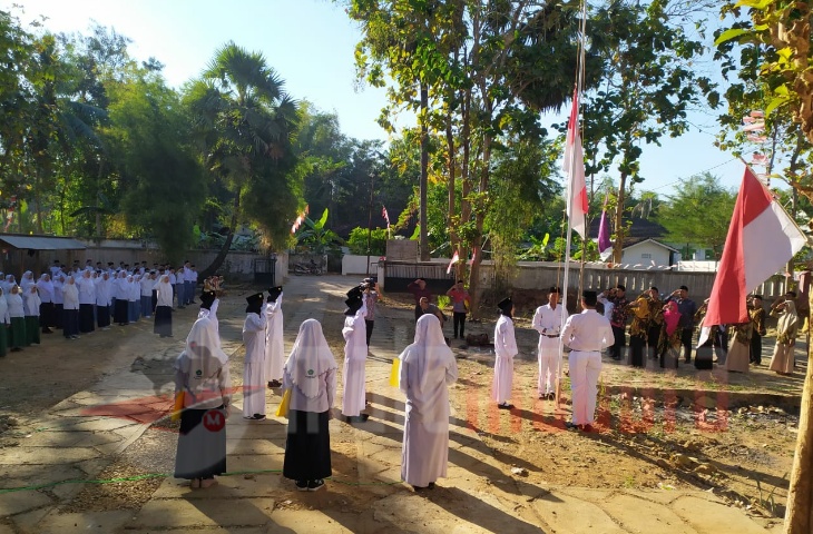 Upacara Bendera HUT RI Ke-74