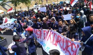 Trunojoyo Bergerak Blokade Suramadu: Indonesia Sedang Tidak Waras