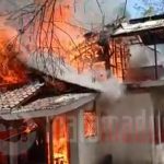 Rumah Ludes Terbakar Rata Dengan Tanah