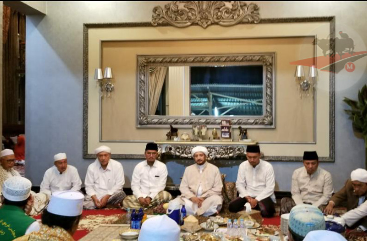 Habib Syech Muhammad Bin Ismail Az Zain Al-Makki Hadiri Tahlil Ra Fuad