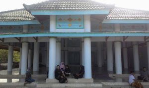 Ziarah Masjid Agung Batuampar, Lebih Tua Dari Masjid Agung Panembahan Sumolo
