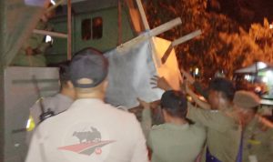 PKL Mengeluh; Lapak Jualan Dibersihkan di Area Stadion Bangkalan