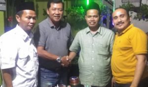 Camat Mansyur Jelaskan soal Foto Duduk di Atas Kursi Yang Viral