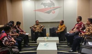 Minta Dukungan Pembangunan Dermaga dan Bandara Masalembu, Bupati Busyro Temui Menhub RI