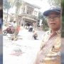 Warga Tamani Pohon Pisang Jalan Antar Kecamatan yang Rusak