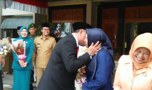 Pesan Inspiratif Sosok Ibu di Mata Abah Mujib