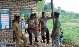 Puting Beliung di Pasongsongan Hancurkan 4Â  Bangunan, 1 Korban Patah Tulang