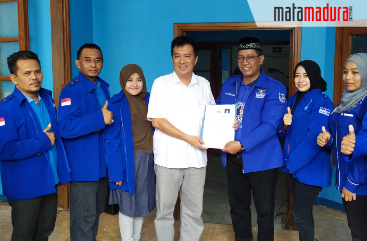 Azasi Hasan Daftar Bacabup ke Demokrat