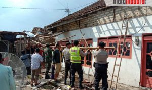 Puting Beliung Terjang 24 Rumah di Saronggi, 2 Korban Luka-Luka