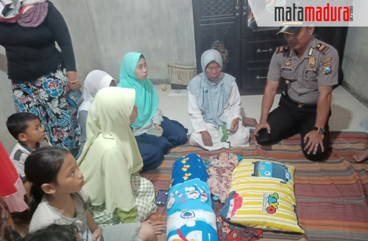 Adopsi Bayi Laki-Laki yang Ditemukan di Pragaan Laok