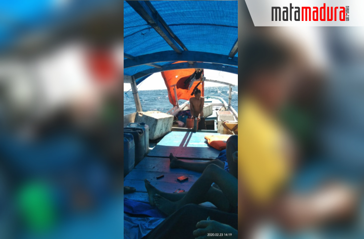 Perahu Rombongan Pengantin