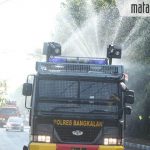 Serius Tangani Covid-19, Polres Bangkalan Semprot Disinfektan di Seputaran Jalan Protokol
