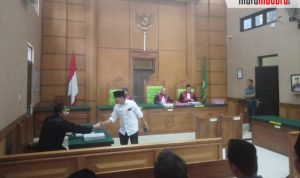 PN Bangkalan Gelar Sidang Perdana Kasus UU ITE Aktivis Anti Korupsi