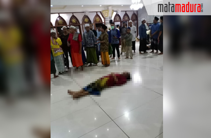Jemaah Masjid Agung Kota Sampang
